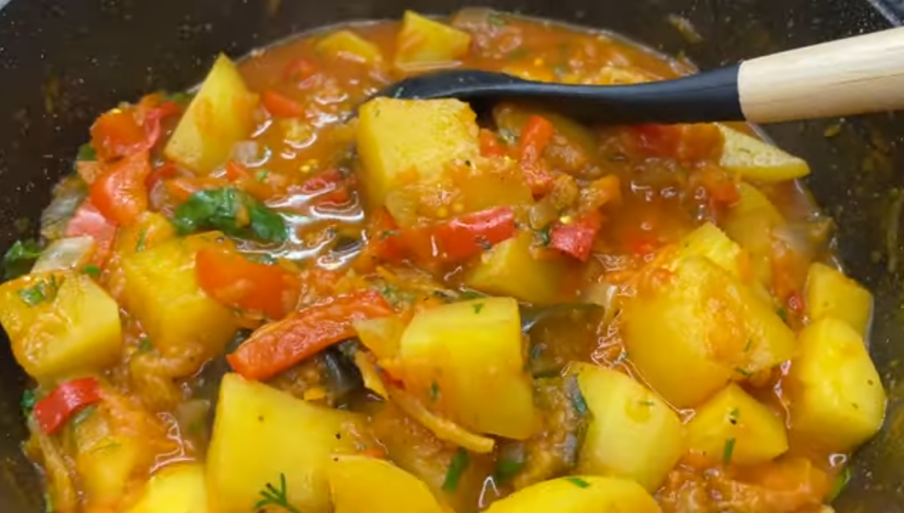 Рагу з овочів і тофу